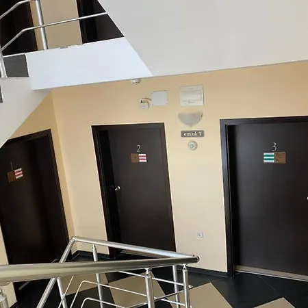 Ivano ゲストハウス プリモルスコ