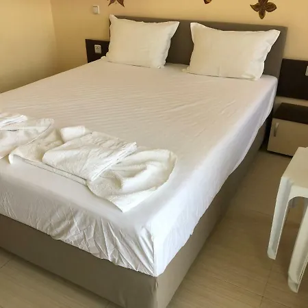 Ivano ゲストハウス 2*