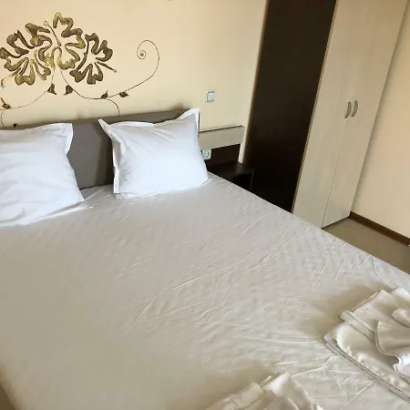 Ivano ゲストハウス 2*